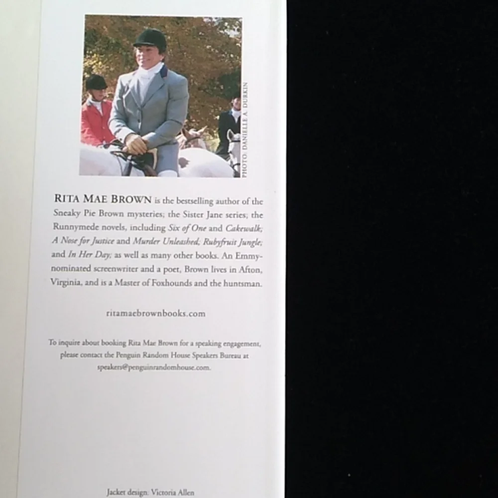 COPY - Rita Mae Brown Homeward Hound - Picture 7 of 9